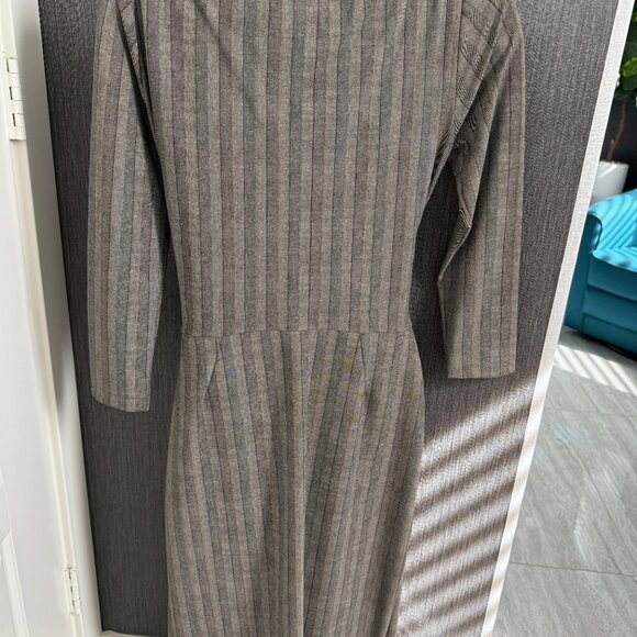 Chiara Boni La Petite Robe Striped Midi Dress with Statement Belt – Made in Ital - Picture 5 of 5